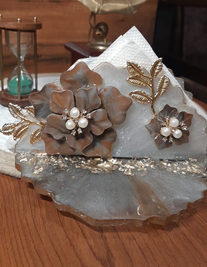 Resin Floral Tissue Holder