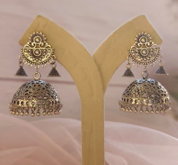 Zareen Jhumka