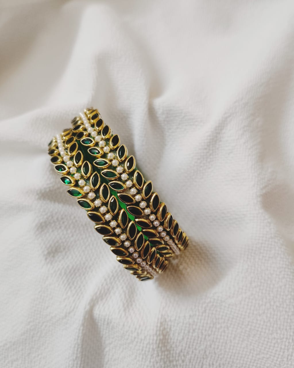 Emerald Leaf Pearl Kada Bangle