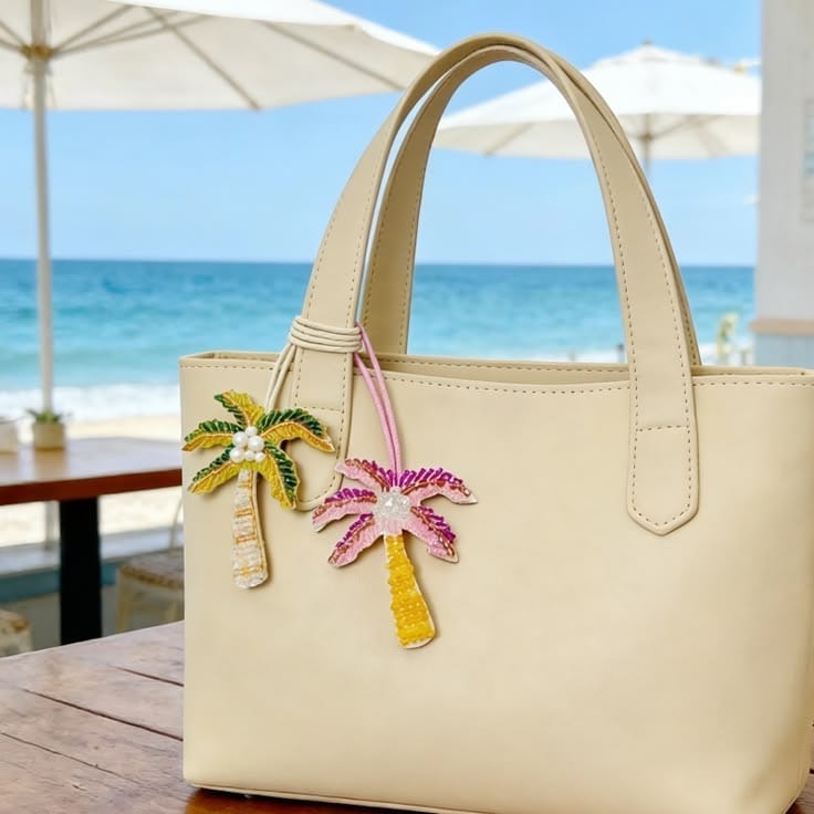 Palm tree charm